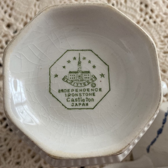 Castleton China Independence Ironstone White Blue Creamer and sugar set as is - Picture 9 of 10